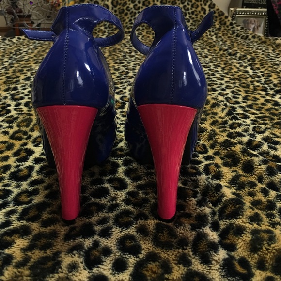 Blue platform with color block - Picture 3 of 4