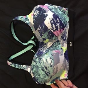 Victoria Secrets Sports Bra! (Reserved)