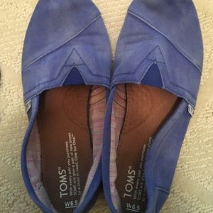 Blue TOMS