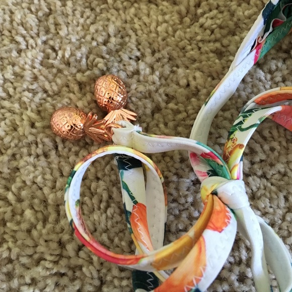 H&M floral ruffle bottoms - Picture 4 of 4