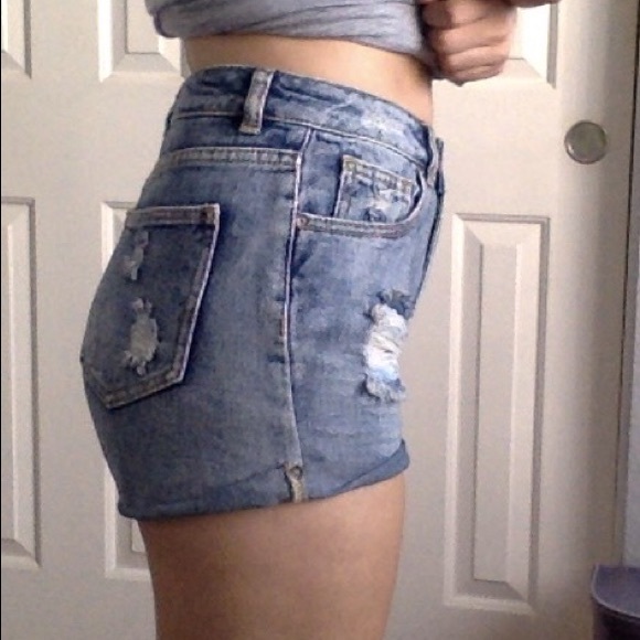 High waisted distressed denim shorts - Picture 3 of 4