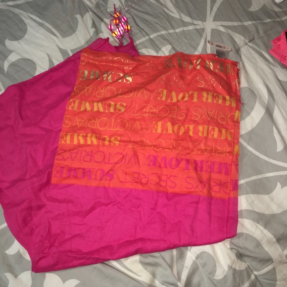 Super cute NWT VS swimsuit sarong
