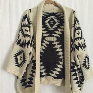 One size geometric sweater