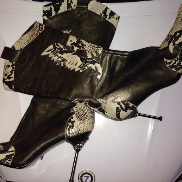 Leather with snake skin pointed toe