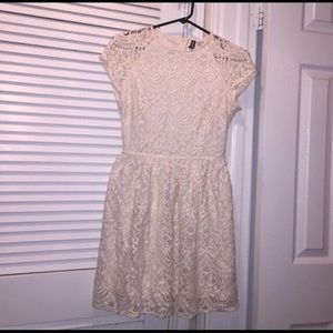 H&M beige lace dress sz 8