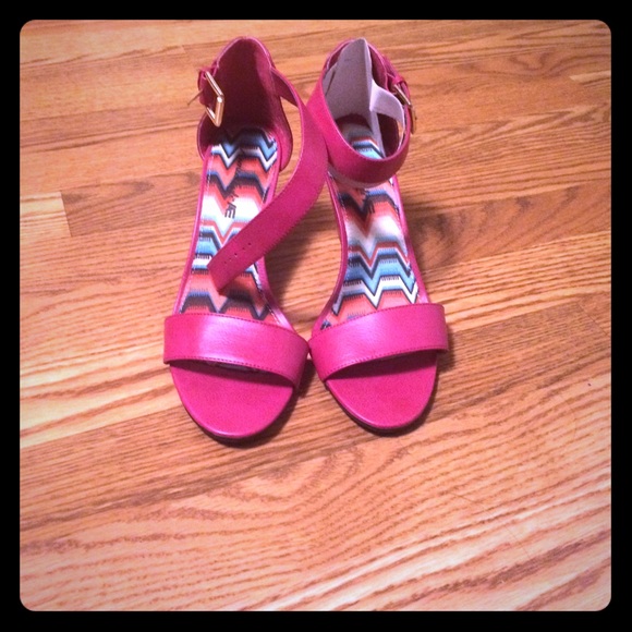 Pink wedges