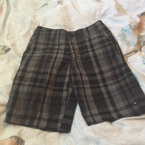 Boy's Quiksilver shorts size 24