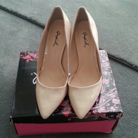 Beige quipid heels