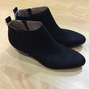 🌸NWT Old Navy Booties💕