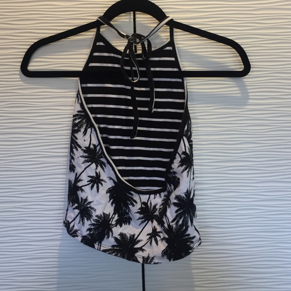 Halter crop top - Picture 2 of 4