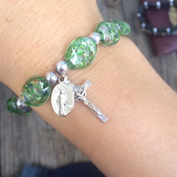 Green glass crucifix bracelet