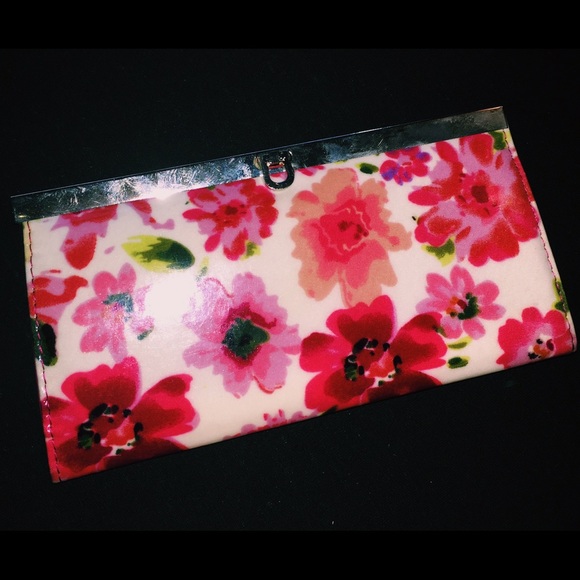 🌸Floral Wallet🌸 - Picture 1 of 2