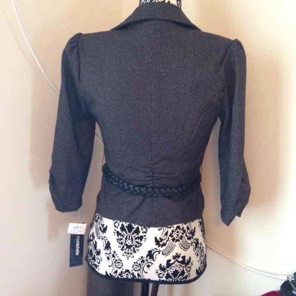 Blazer - Picture 2 of 4