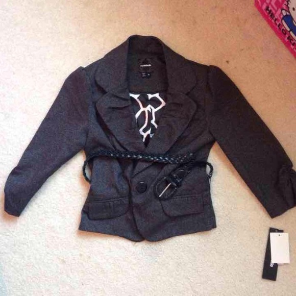 Blazer - Picture 3 of 4