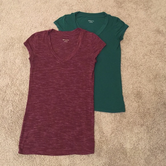2 Merona small v necks