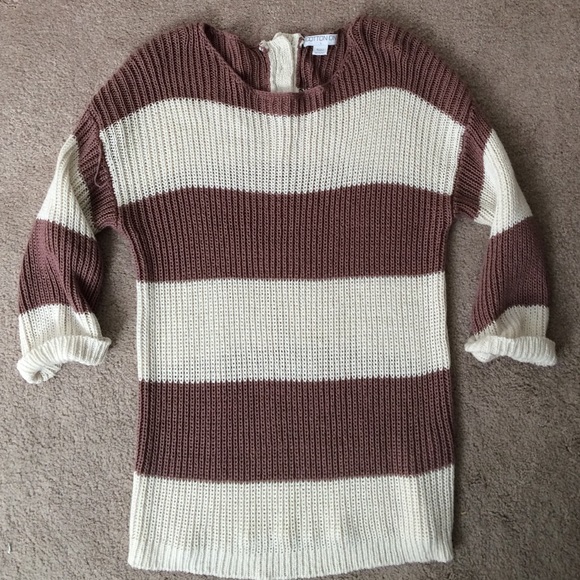 Short sleeve knit top sweater