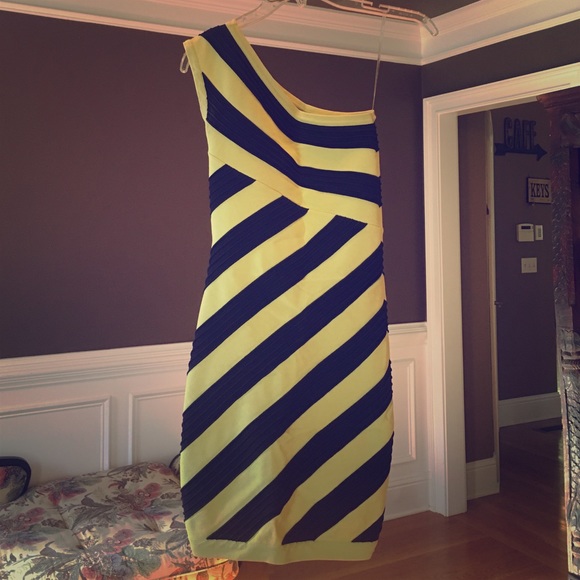 Akira BodyCon super stylish dress