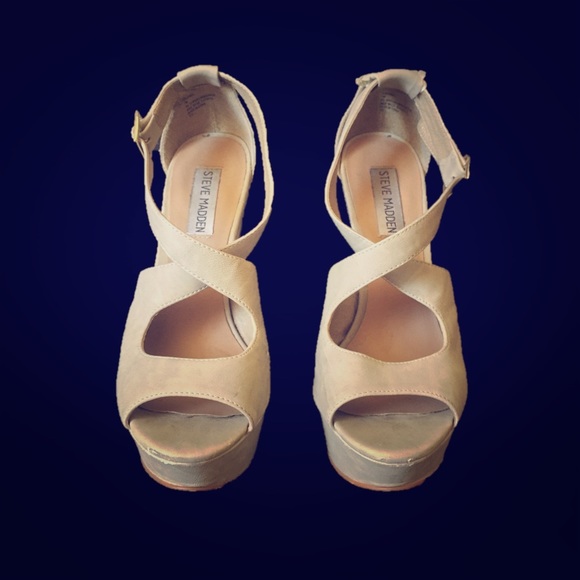 Steve Madden Nude Wedges
