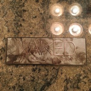Urban Decay naked smokey palette