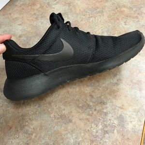 All black Roshes