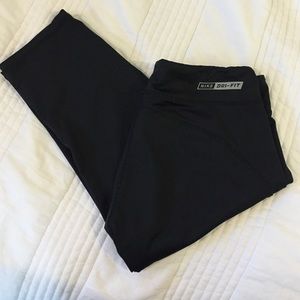 Cropped workout leggings