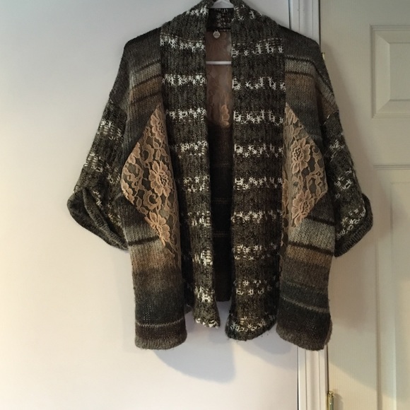 Buckle sweater
