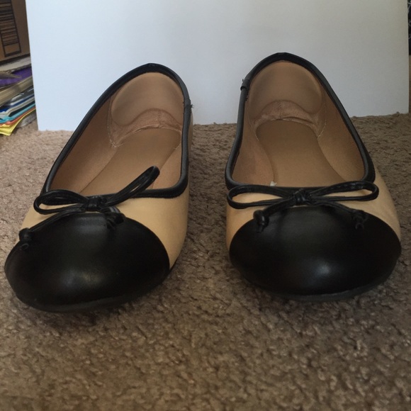 Tan with black toed flats - Picture 2 of 3