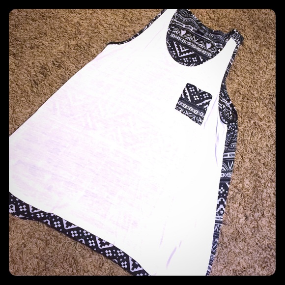 Cute light flowy tank top.