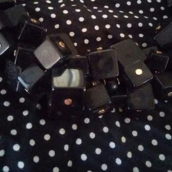 Accessorie - Picture 2 of 3