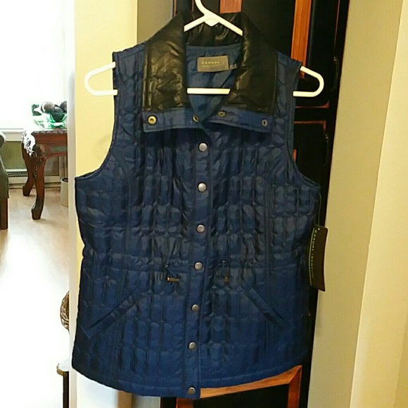 New with tags Casual Identity Vest small