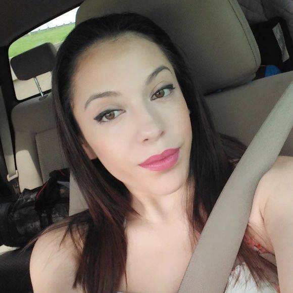 Meet your Posher, Nichole - Picture 1 of 1