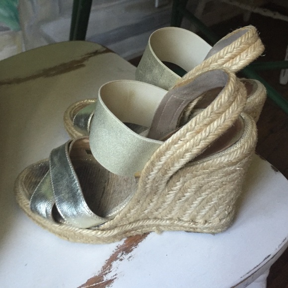 ANDRE ASSOUS Gold wedge sandal - Picture 3 of 6