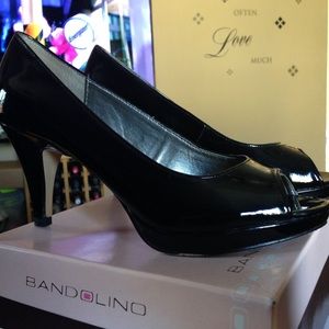 Bandolino Black Peep Toe pumps