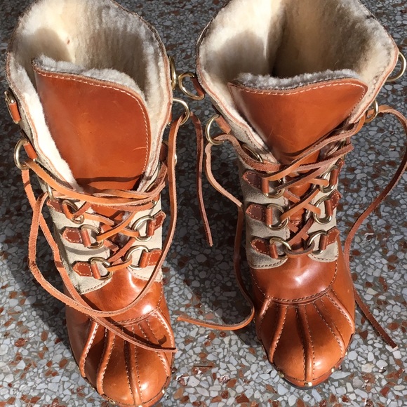 NWT MICHAEL MICHAEL KORS Shearling Boots - Picture 2 of 5