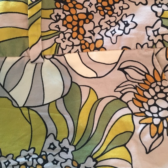 Floral Mossimo shorts. Size 4. - Picture 3 of 4