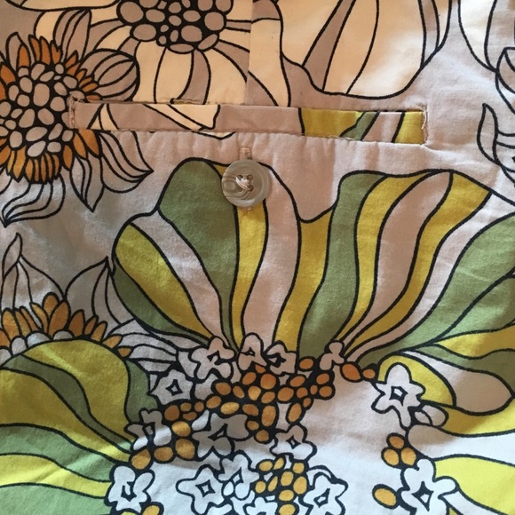 Floral Mossimo shorts. Size 4. - Picture 4 of 4