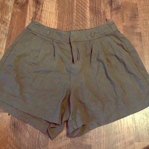 Army green high waisted shorts