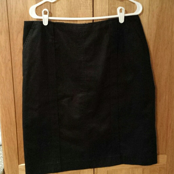 Calvin Klein black pencil skirt