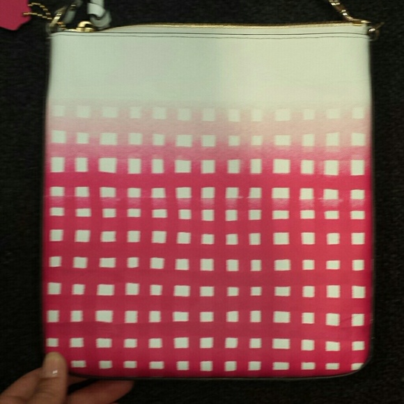 Authentic Coach Signature Crossbody - Picture 2 of 4