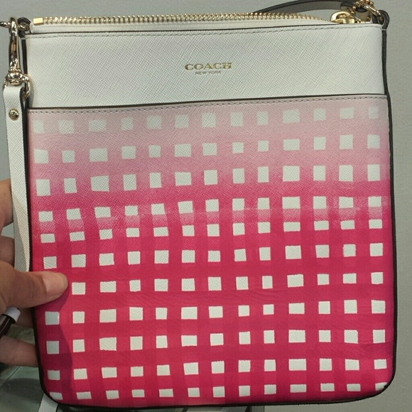 Authentic Coach Signature Crossbody - Picture 4 of 4