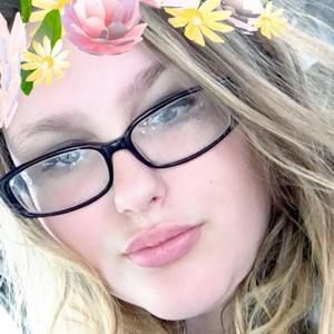 Meet your Posher, Davina