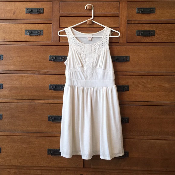 White summer dress - Picture 1 of 4