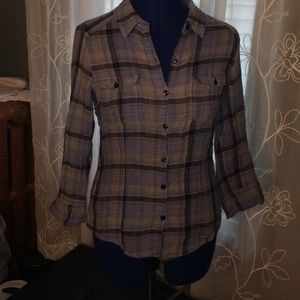 Button-down sleeved shirt