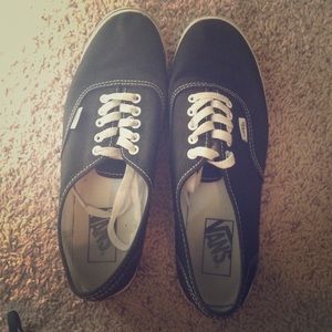 Barely warn black vans