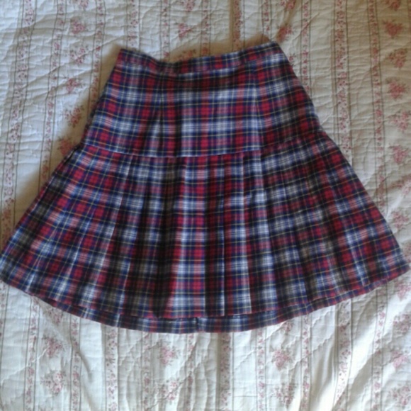 90's vintage plaid skater skirt.