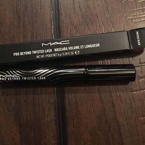 Mac Pro beyond twisted lash mascara