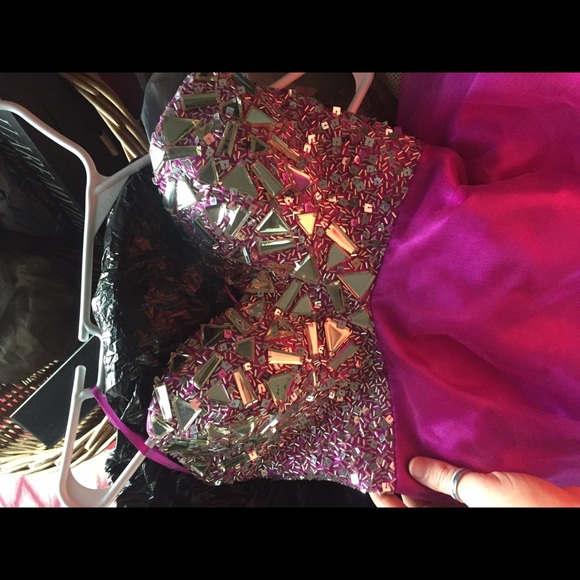 Fuchsia prom dress !! - Picture 2 of 3