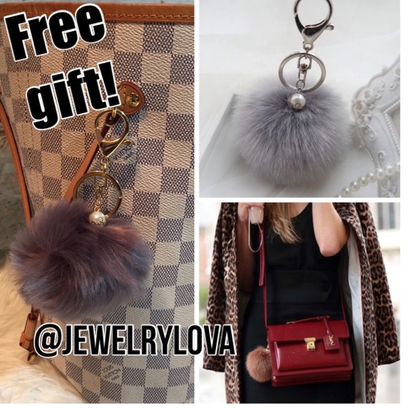 Pom Pom faux fur keychain in Gray