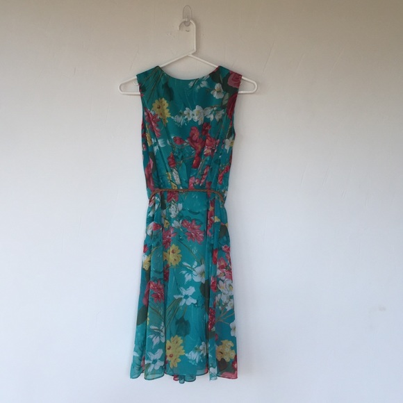 Flowery summer dress - Picture 2 of 4