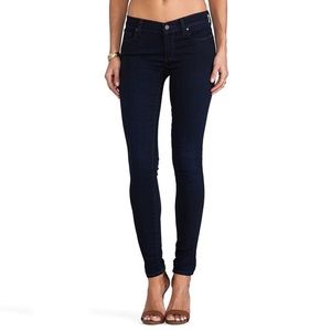 Paige Jeans - Peg Super Skinny. Dark Wash.